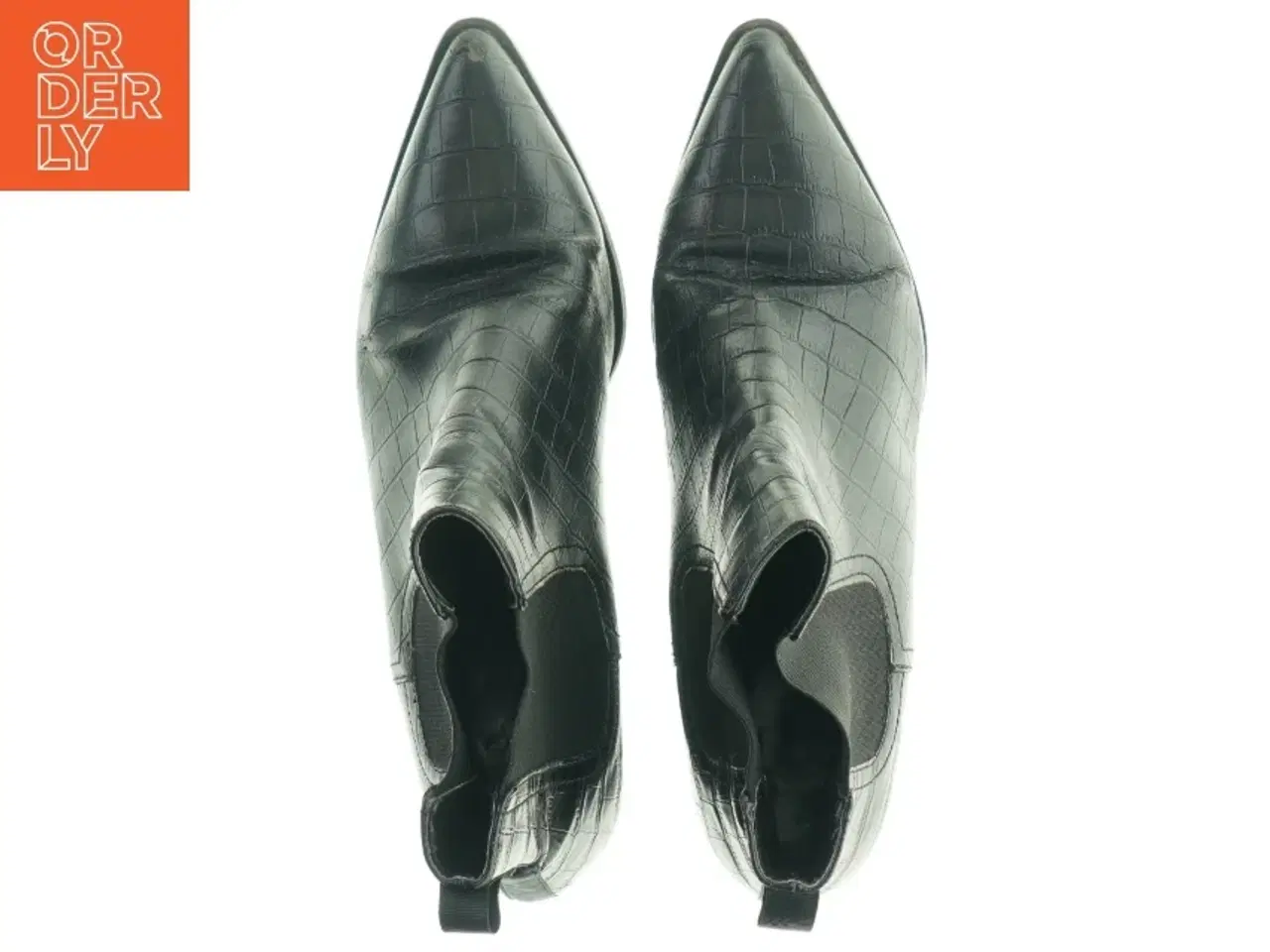 Billede 3 - Sorte ankelstøvler i krokodille look fra New Look (str. 40)