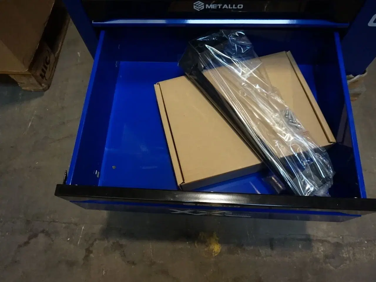 Billede 10 - Metallo Værktøjsvogn XXL med værktøj og 8 skuffer og sideskab