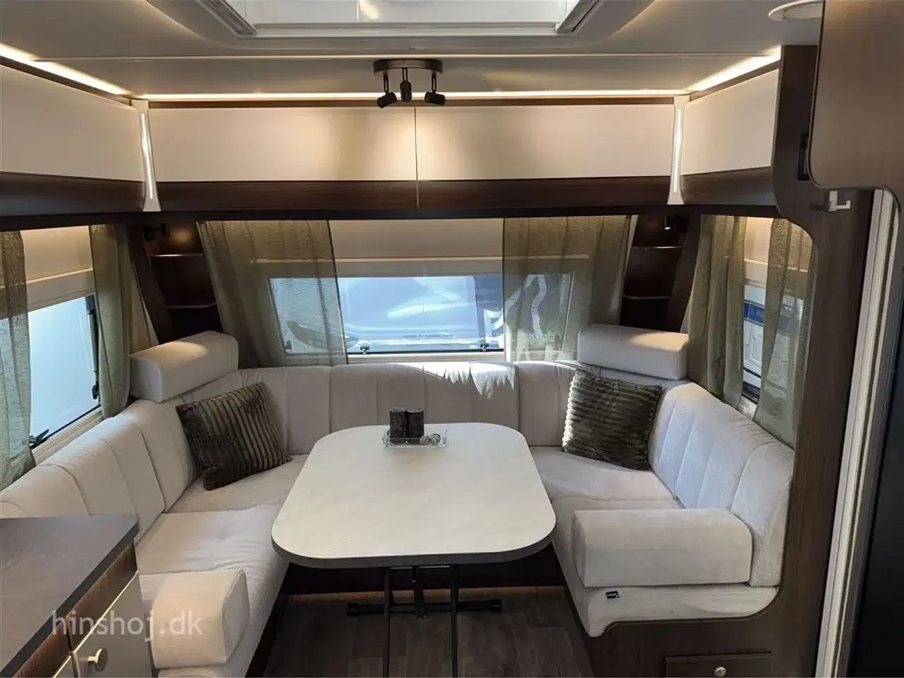 Billede 22 - 2026 - Polar Blueline 620 BQD   Luksus Polar vintervogn med en dejlig fritstående dobbeltseng fra Hinshøj Caravan