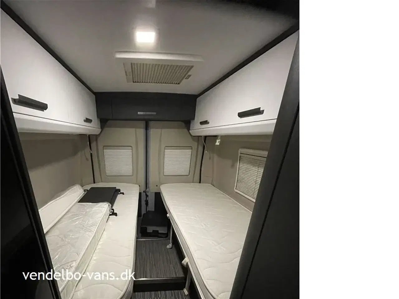 Billede 24 - 2022 - McLouis Menfys Van 04 Prestige Matic   Det er CamperVan topudgaven med masser af udstyr - Prestige Matic