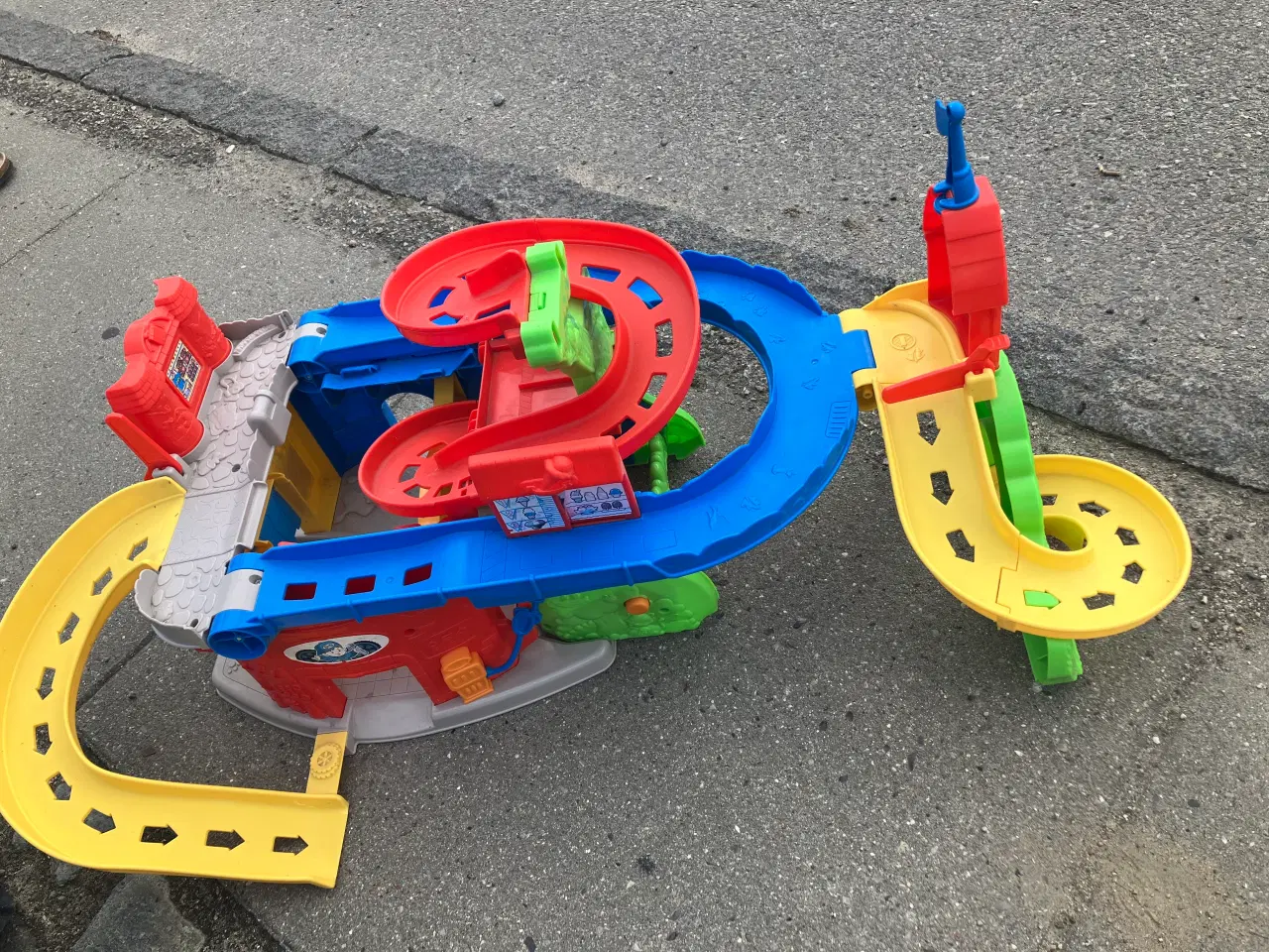 Billede 2 - Bilbane fra Little Tikes