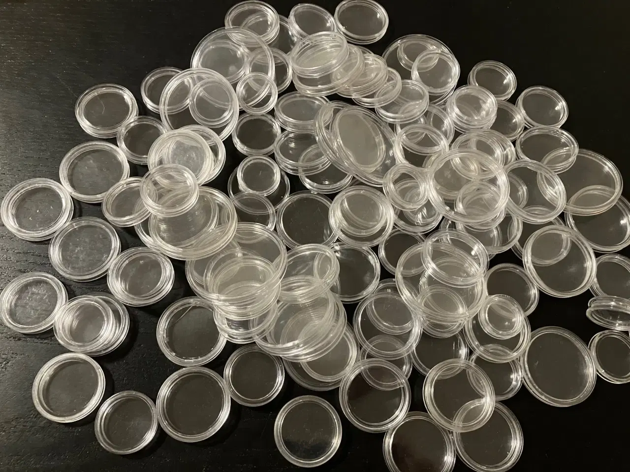 Billede 1 - 105 stk brugte møntkapsler - Blandet stand og størrelse