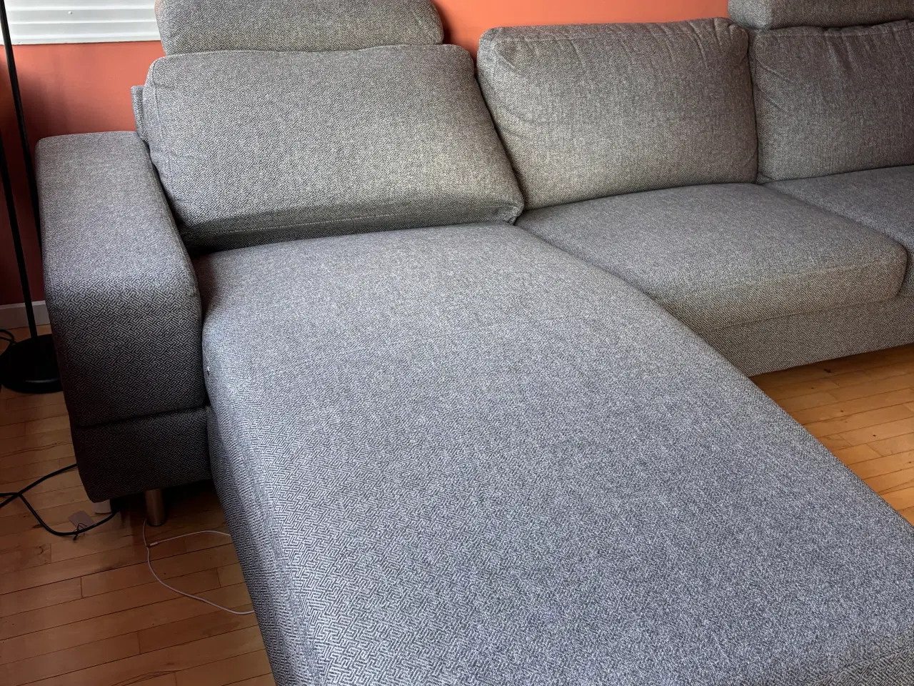 Billede 4 - Sofa med mekanisk chaiselong + nakkestøtter