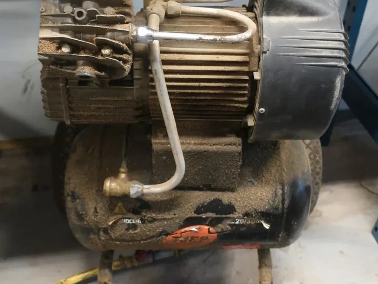 Billede 2 - Kompressor TJEP 20/300-2 med slange