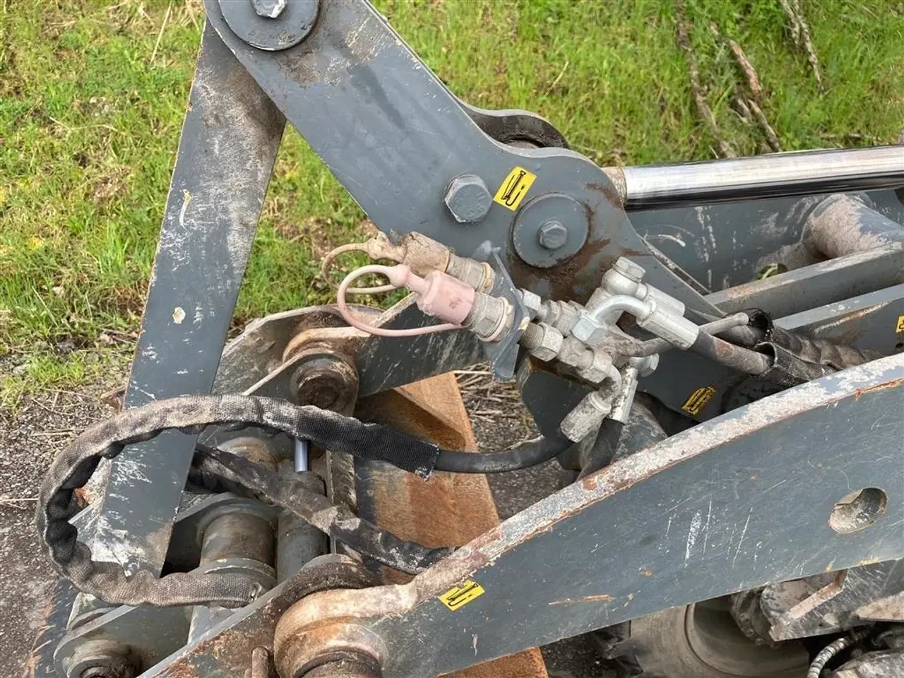 Billede 22 - Giant 452 T HD, Minilæsser. Skovl og Pallegafler