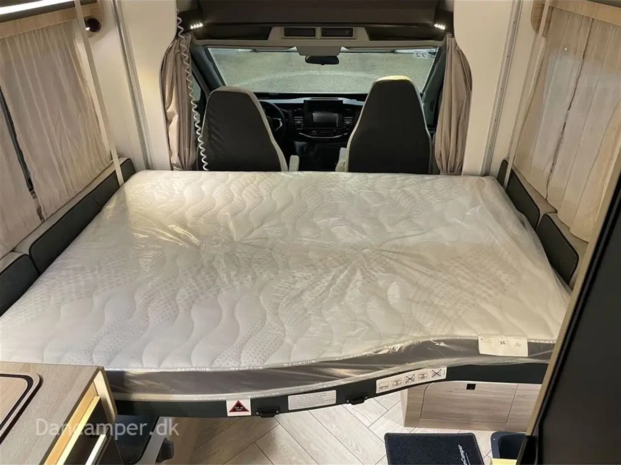 Billede 16 - 2026 - Chausson 650 Chausson 650 Titanium Line, Når stor rummelighed skal findes på den lille plads, 165HK med 8-trin aut.gear