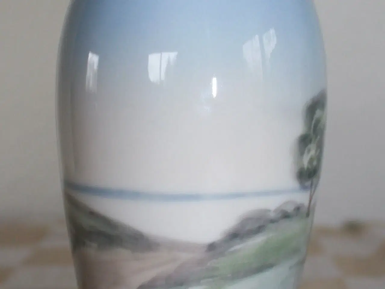 Billede 7 - Vase med landskab fra Bing og Grøndahl