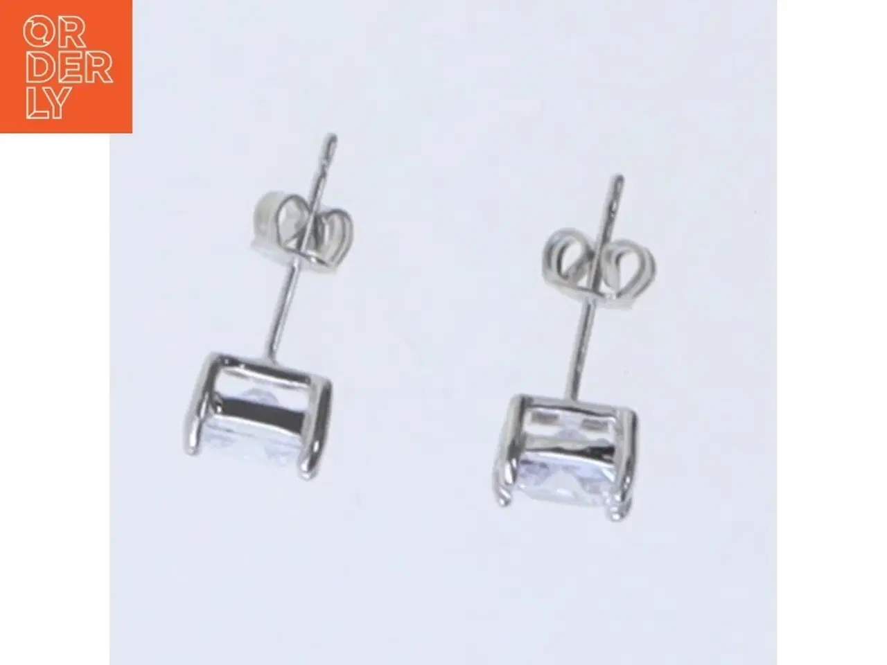 Billede 1 - sølvøreringe med sten (str. 2 cm)