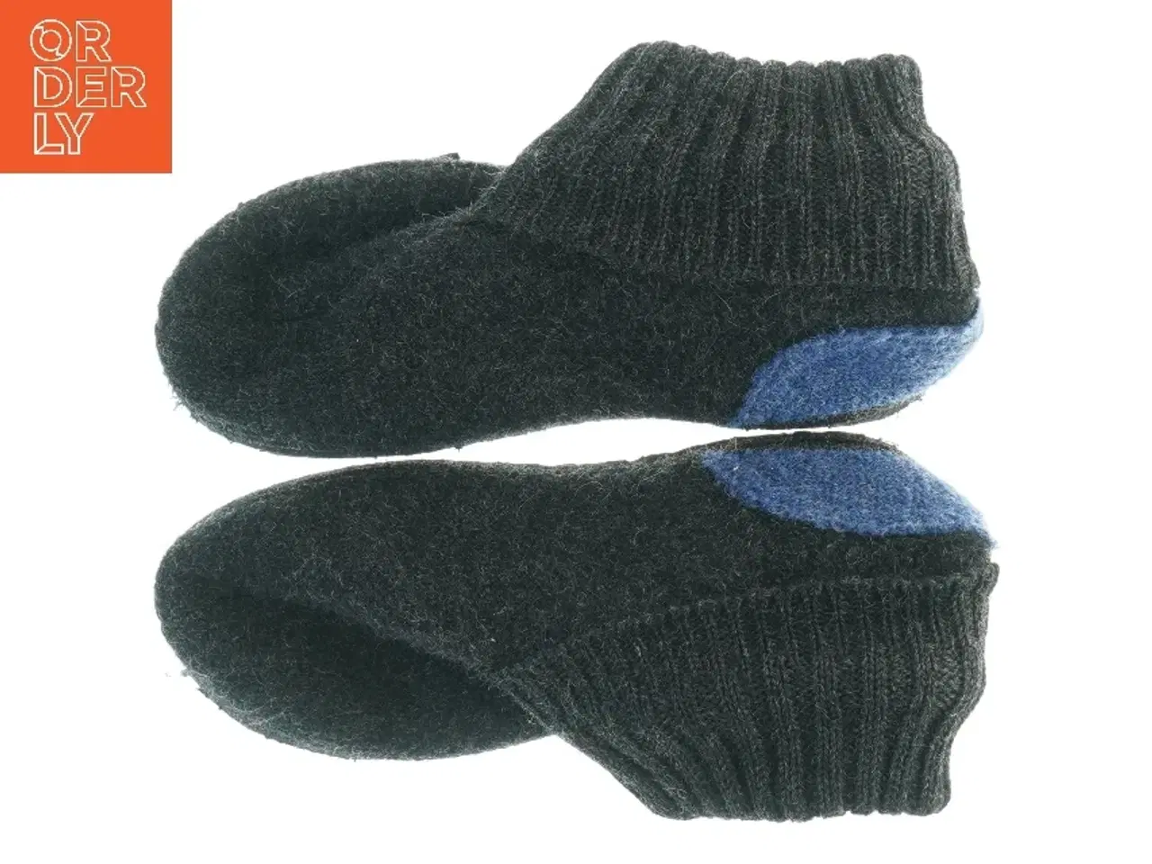 Billede 1 - Uldne hjemmesko fra Giesswein (str. 24 cm lang. det kræver bare, at vi henter ham helt vildt eller på krøb, og så han har svæ