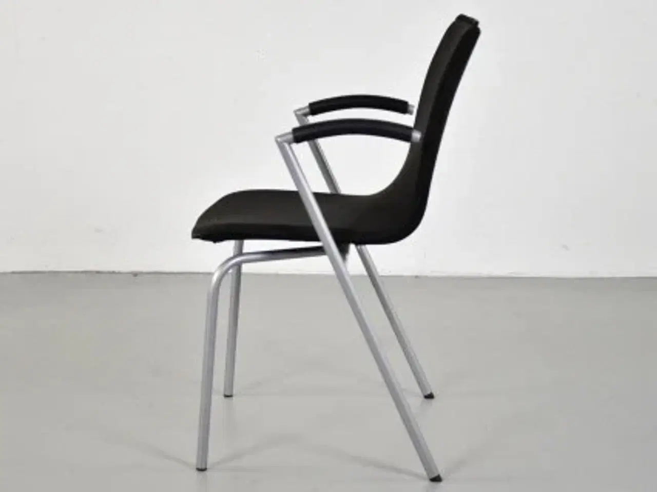 Billede 2 - Four design g2 konferencestol med sort polster og stel i mat stål