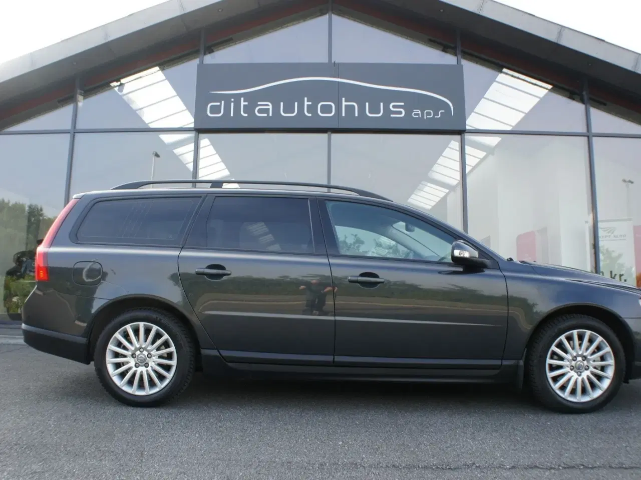 Billede 4 - Volvo V70 2,5 T Momentum aut.