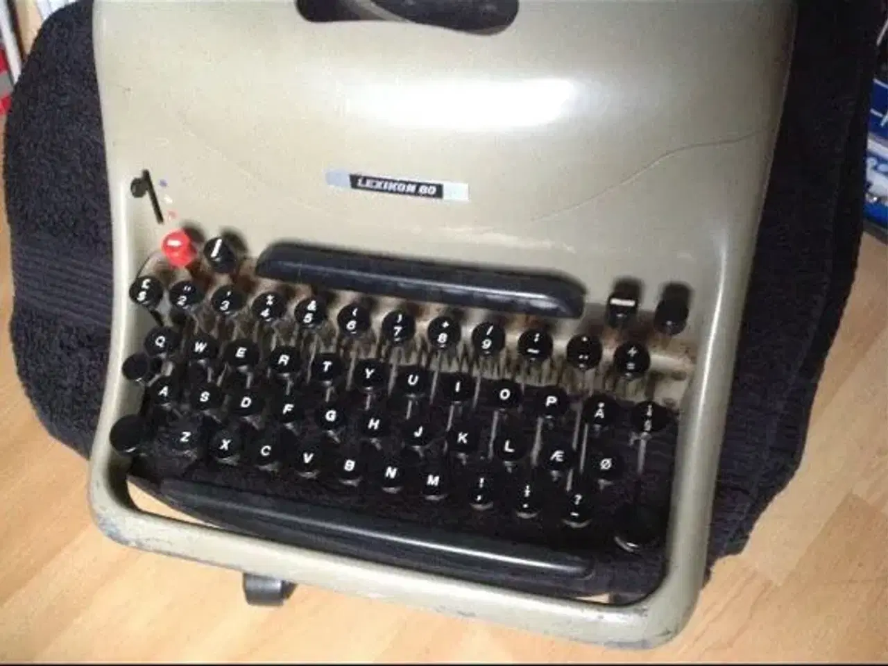 Billede 1 - Skrivemaskine
