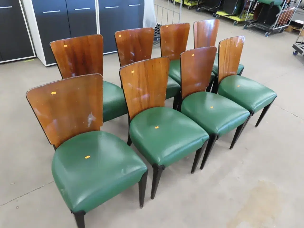 Billede 1 - 8 stk. Stole med træryg og grøn læder