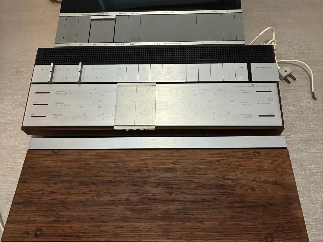 Billede 1 - B&O anlæg kassetteafspiller og 2 radioer