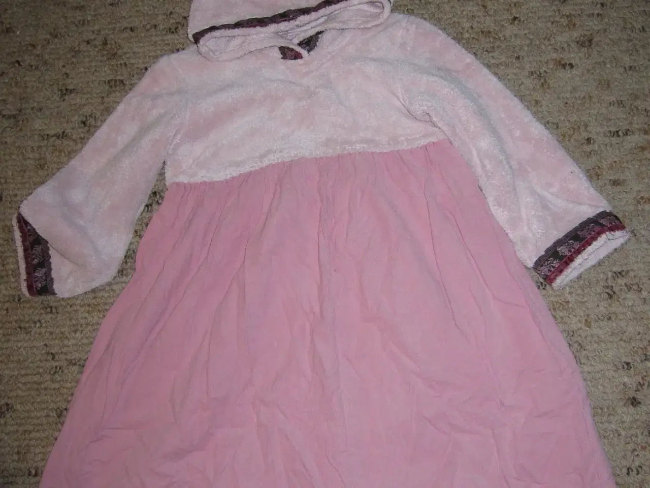 Billede 1 - Kjole, pige, str. 6-7 år, 116 cm