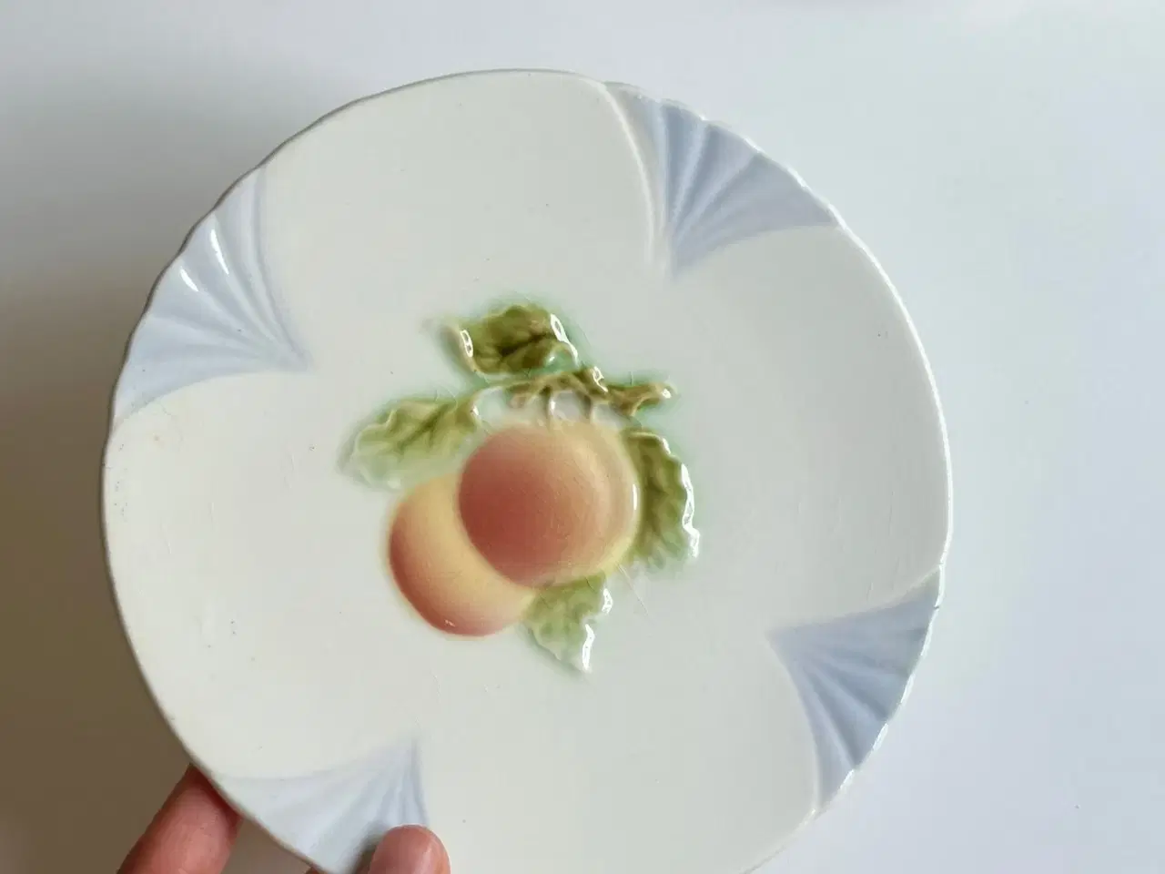 Billede 2 - Fajancetallerkner m appelsiner, 2 stk samlet