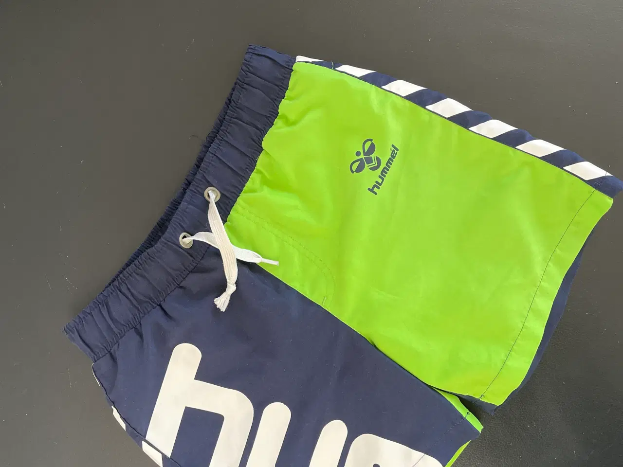 Billede 1 - Hummel badeshorts str.140