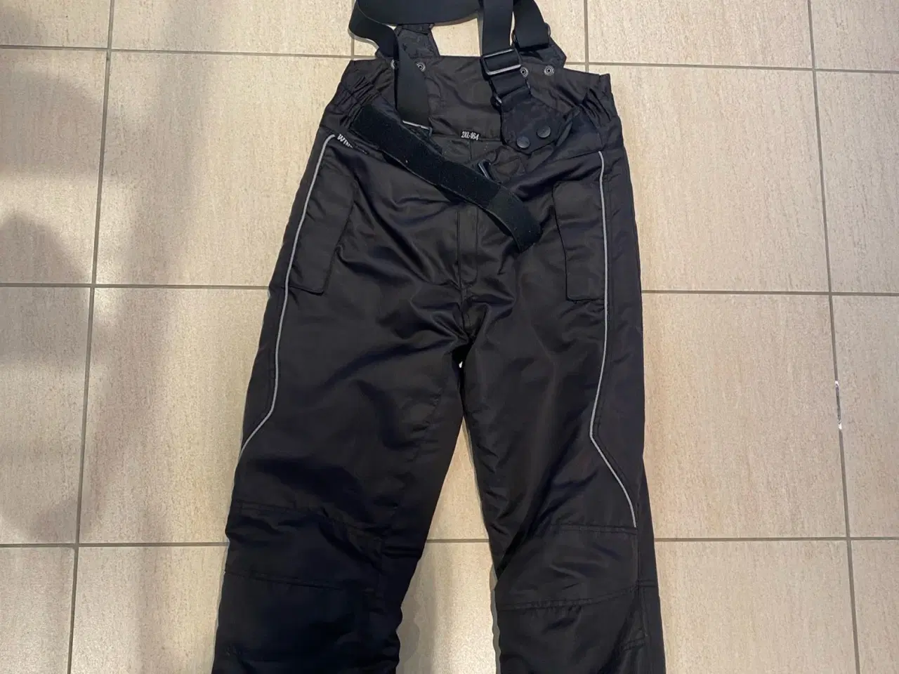 Billede 6 - Tøj, tanktaske, børne hjelm, 2 styks intercom. mm.