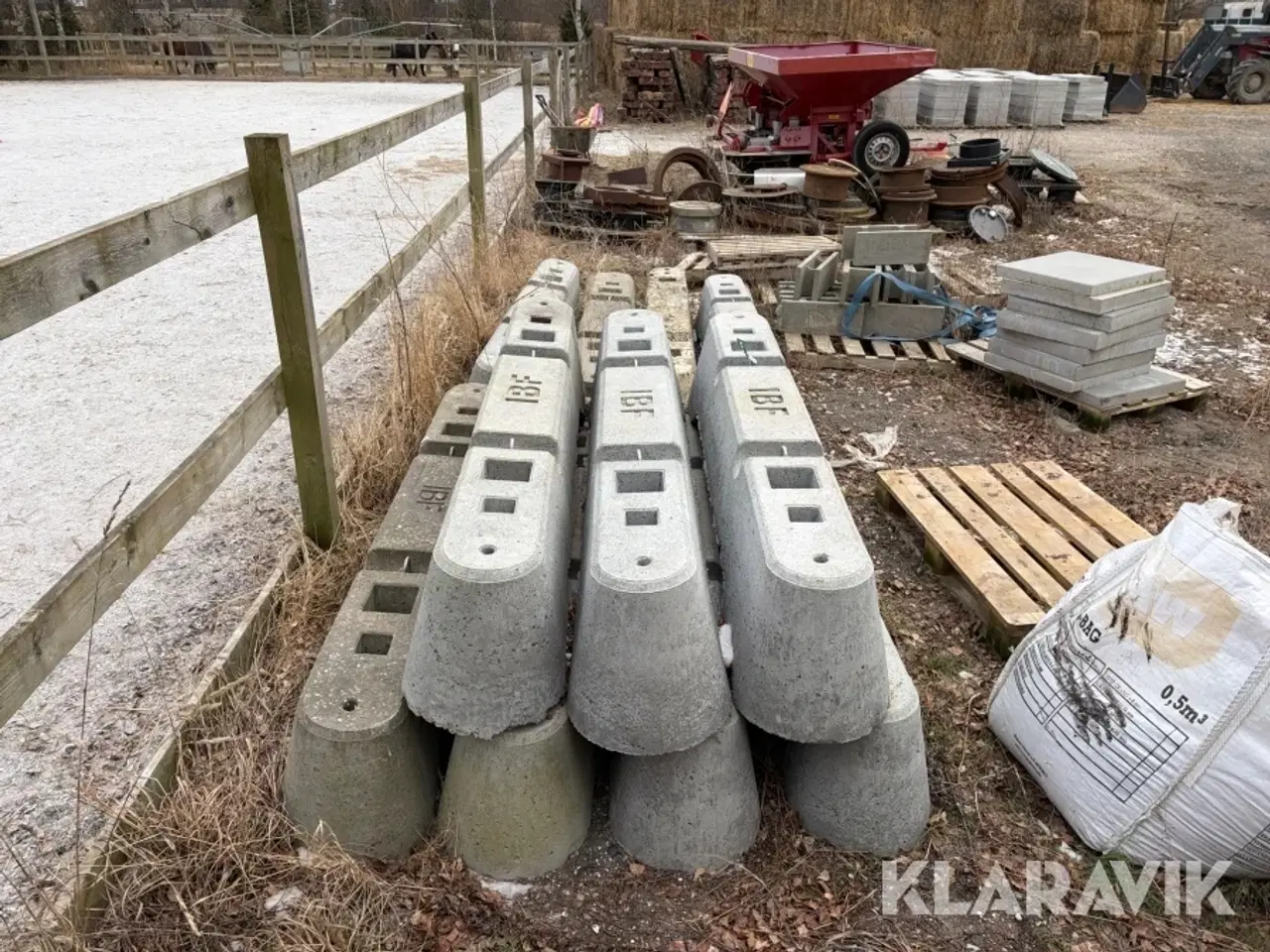 Billede 10 - Betonblokke / Afspærringsblokke IBF - 17 styk