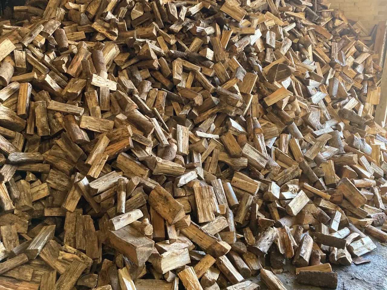 Billede 1 - Brænde grantræ klar til brug