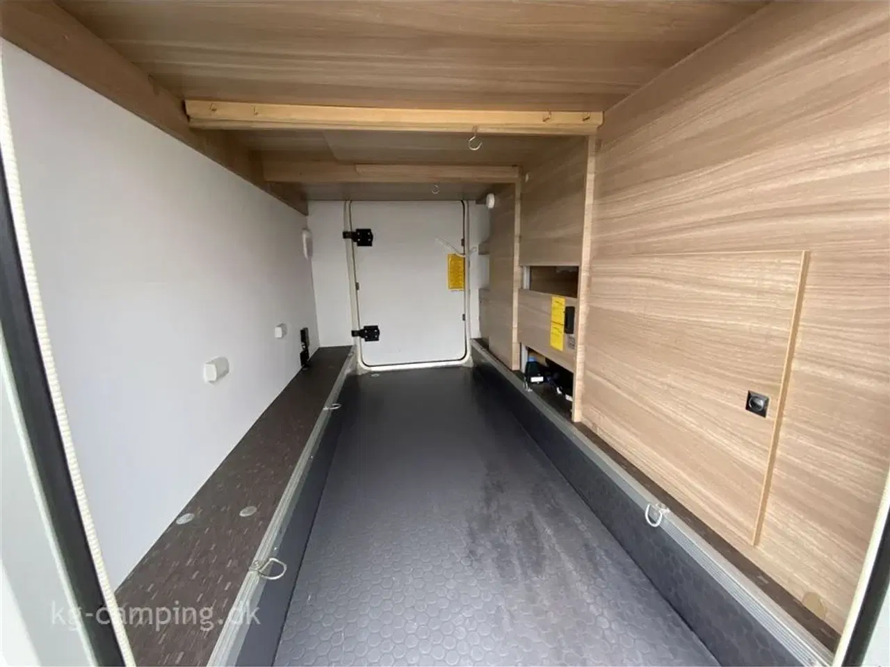 Billede 17 - 2015 - Adria Coral Plus 670 SL Flot Adria Coral med lækre læder sæder.