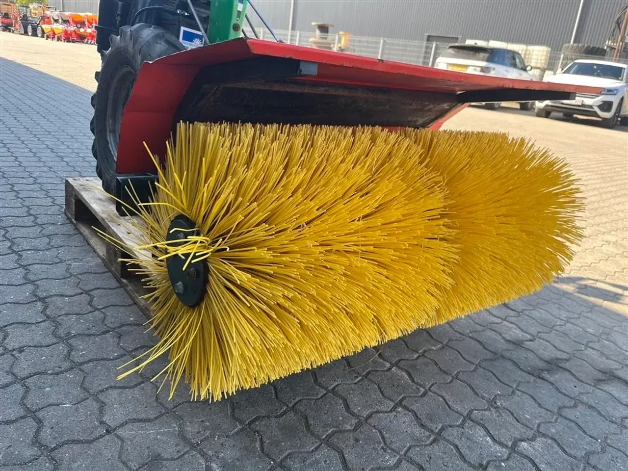 Billede 14 - - - - Roriatica AC 400 2hjulet traktor med kost