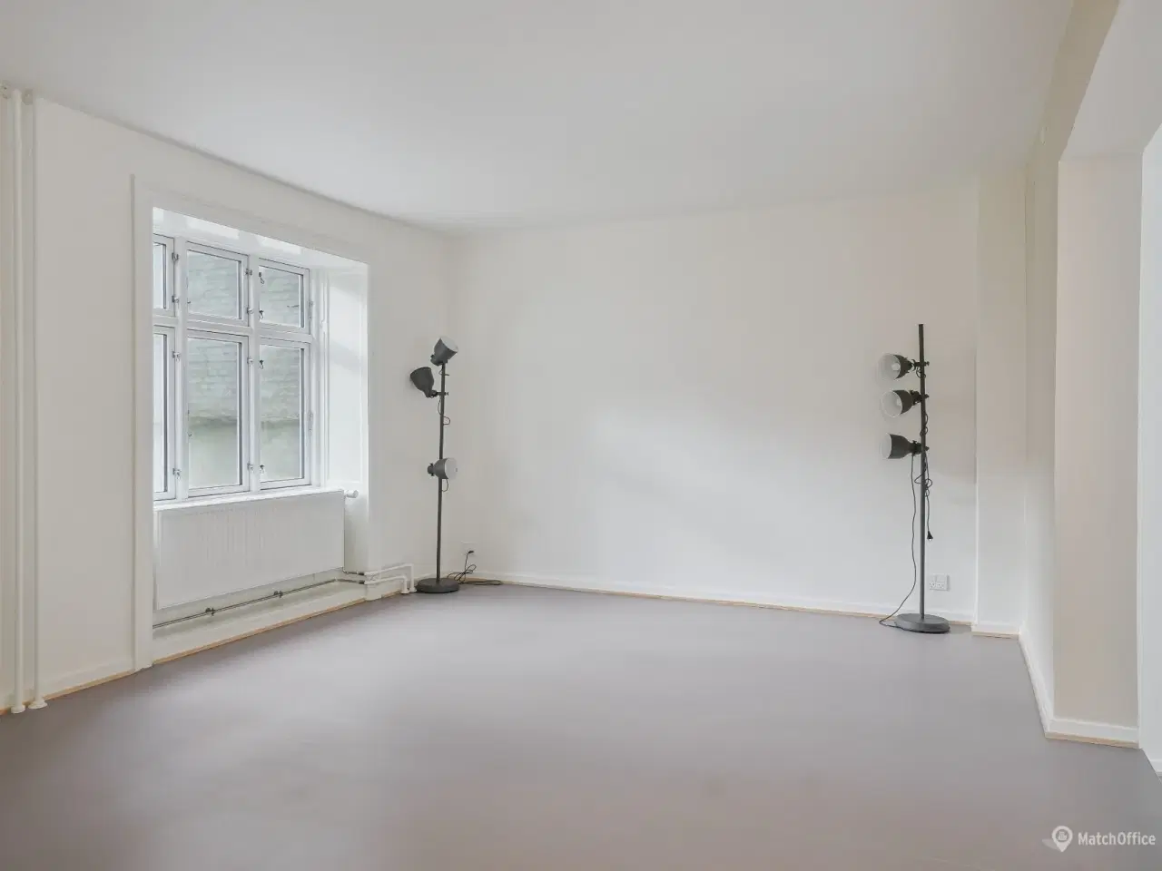 Billede 5 - Flot butik/klinik/Coffee shop med store facadevinduer –