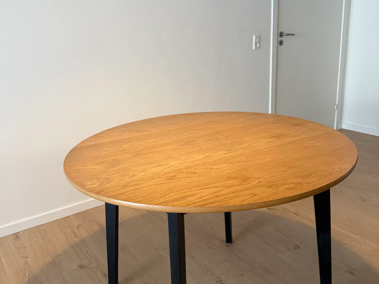 Billede 1 - Spisebord fra Jysk