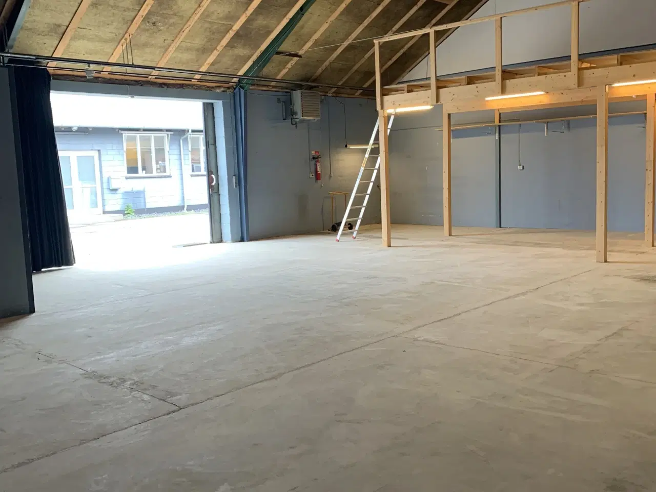 Billede 3 - 176 m2. i stort erhvervsområde i Ringsted med stor port