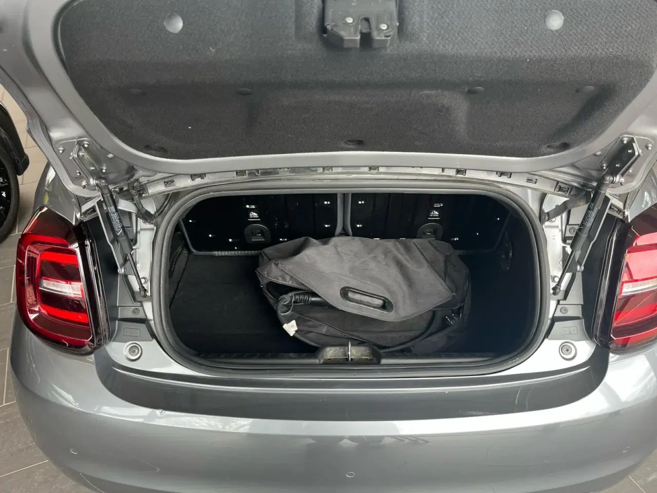 Billede 4 - Fiat 500e 42 Icon Cabrio