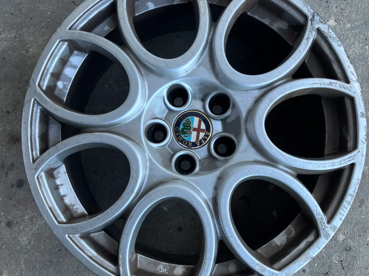 Billede 1 - Alfa Gasisimo Alufælge 18" sæt