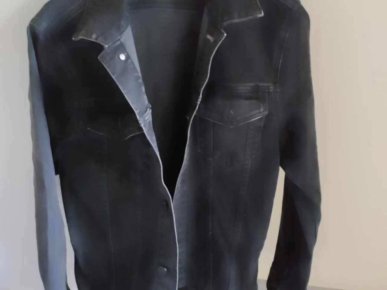 Billede 1 - Denim jakke str M
