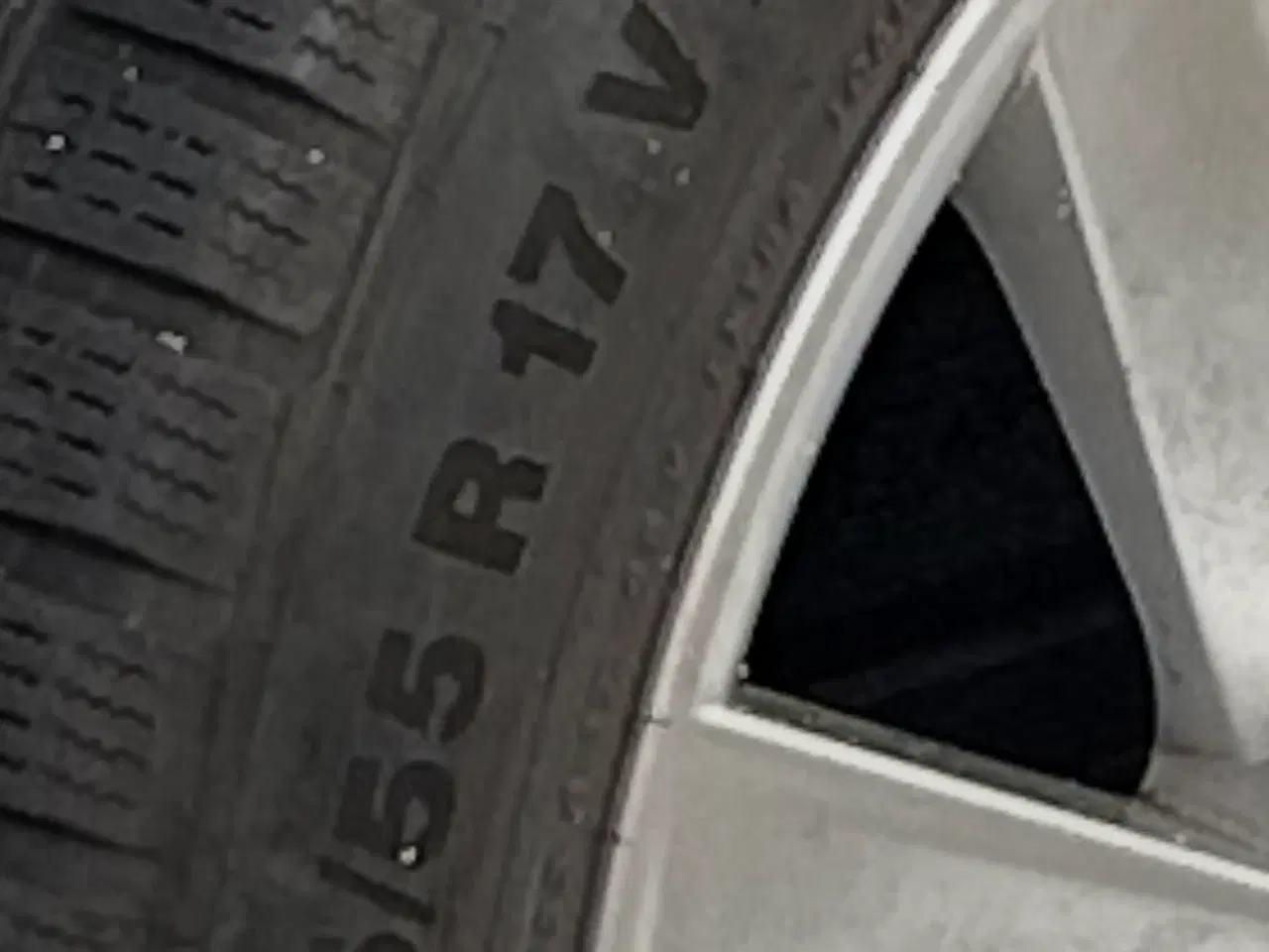 Billede 2 - Vinterdæk med originale Skoda alufælge