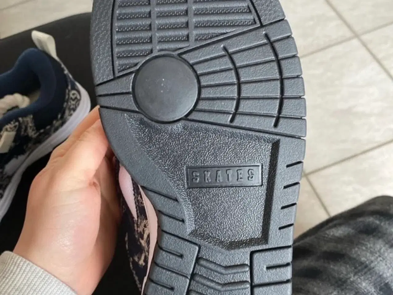 Billede 5 - Et par sko