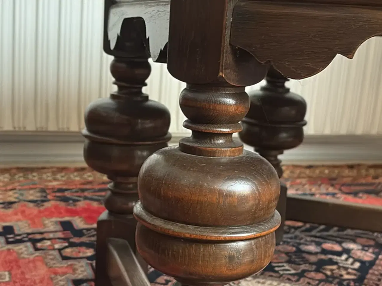 Billede 1 - Rundt sofabord i mørkt træ