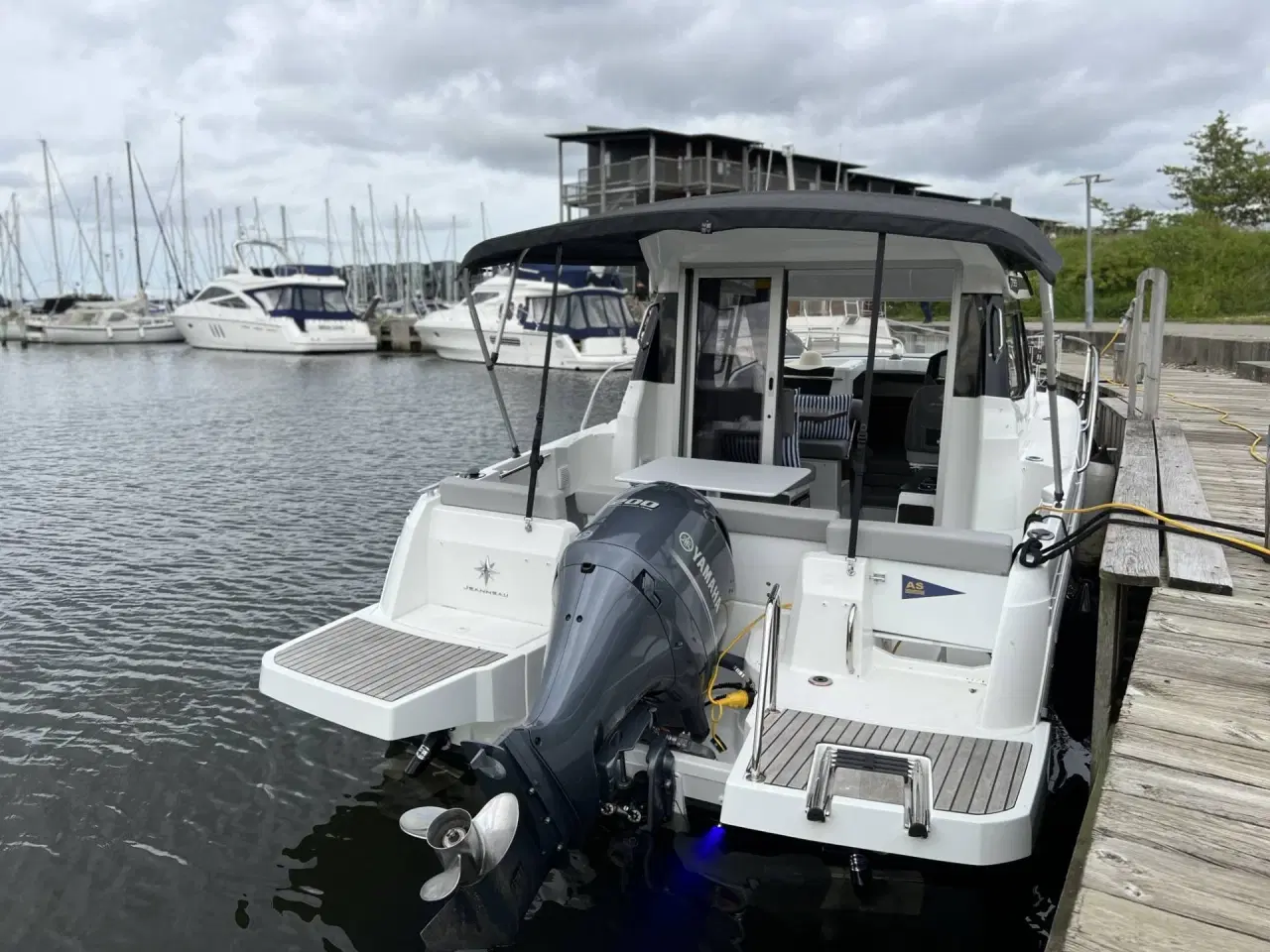 Billede 8 - Jeanneau Merry Fisher 795 - 200 HK Yamaha/Udstyr