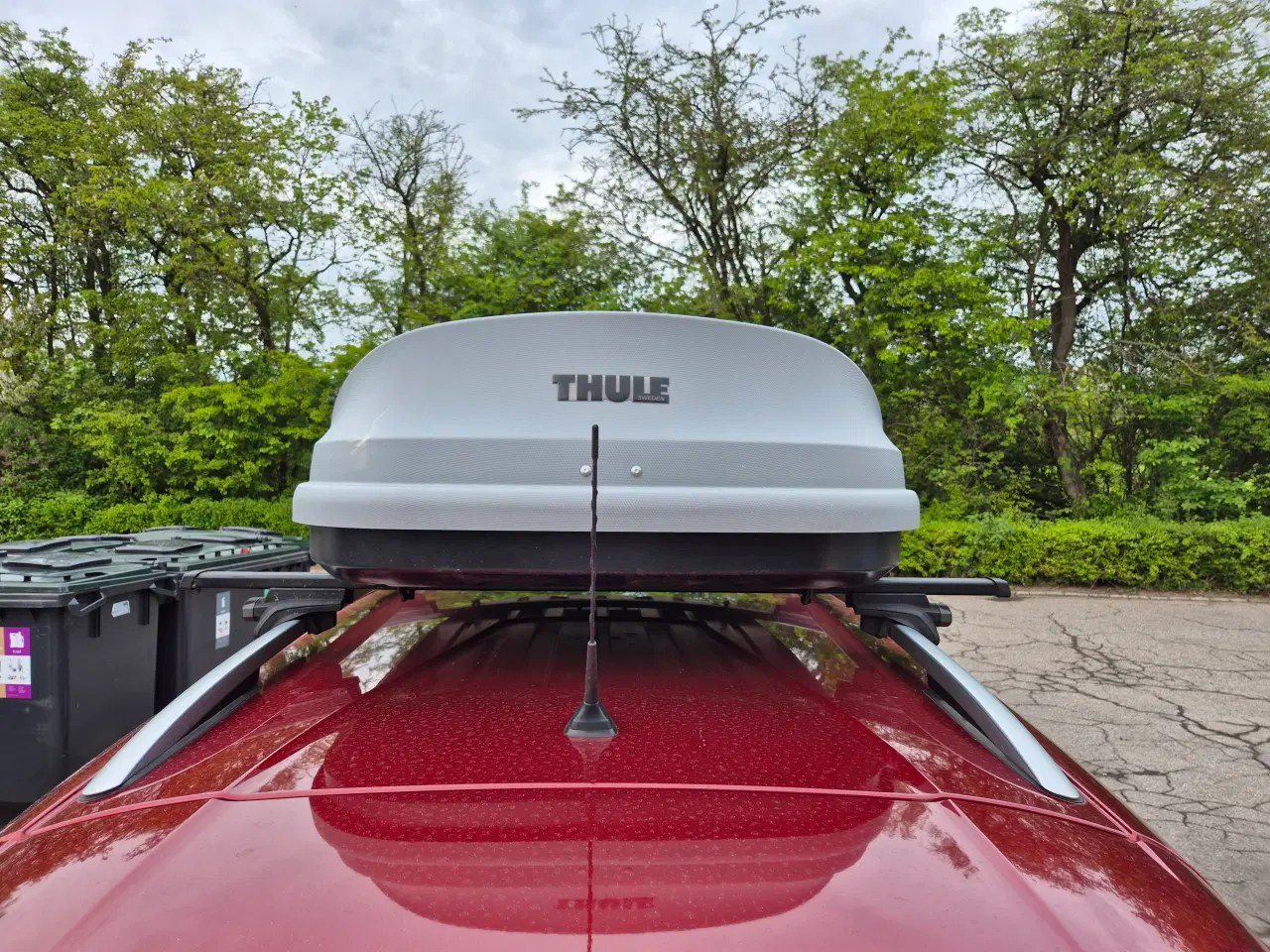 Billede 3 - Thule Pacific 100 tagboks og Thule tagbøjler – Nem