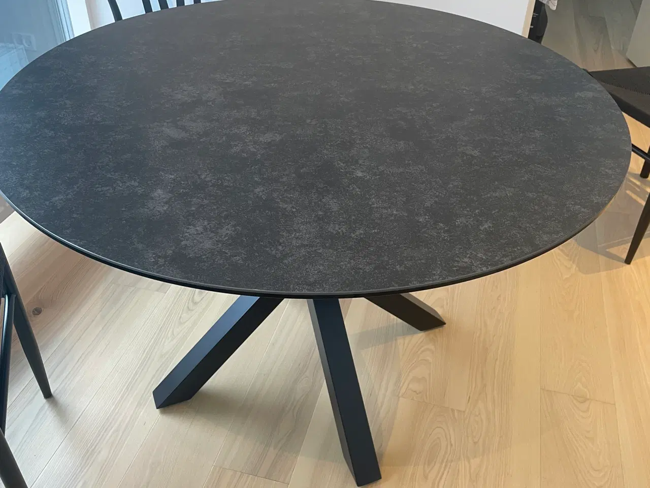 Billede 2 - Spisebord, keramisk bordplade