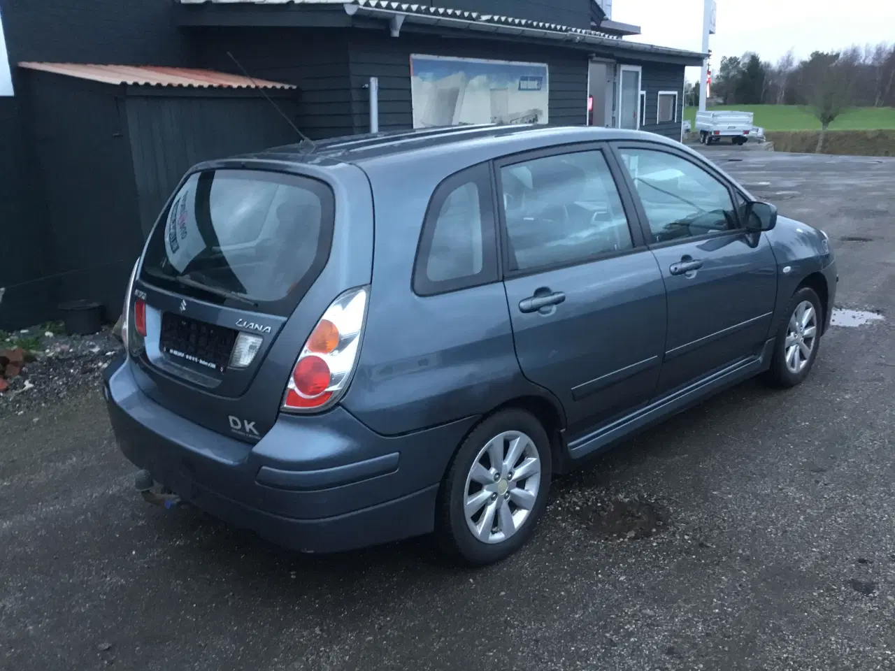 Billede 3 - Suzuki Liana 1,6 nysynet 12/25 træk helårsdæk airc