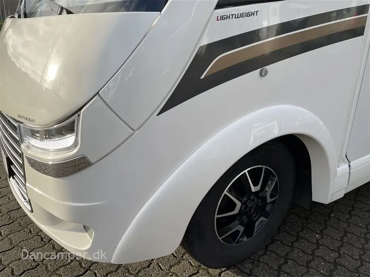 Billede 8 - 2020 - Carthago c-tourer I 144 LE   Fantastisk helintegreret autocamper. 9-trins automatgear, automatisk klimanlæg i førehuse, Multimediasystem inkl. navigation og DAB+