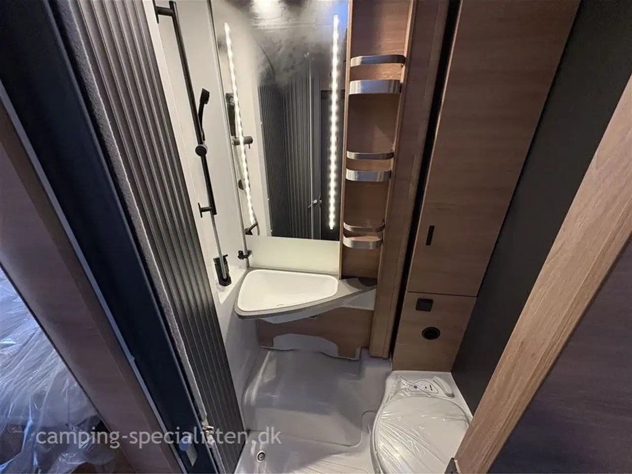 Billede 14 - 2026 - Knaus L!VE I 650 MEG    Knaus L!VE I 650 MEG 2026 kan snart ses hos Camping-Specialisten Silkeborg