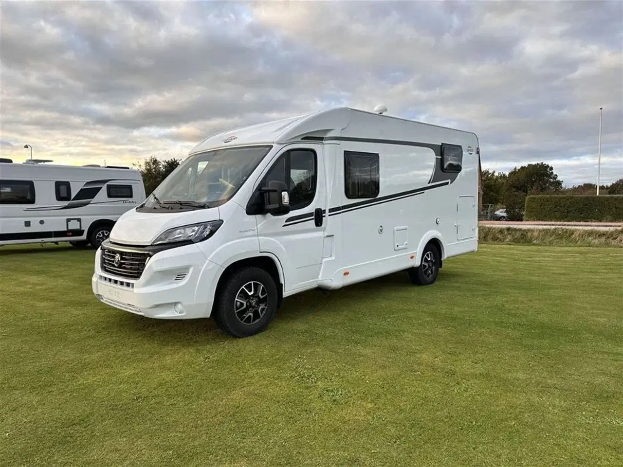 Billede 21 - 2021 - Carado V337   Velholdt Autocamper Kørt 9800 Km.