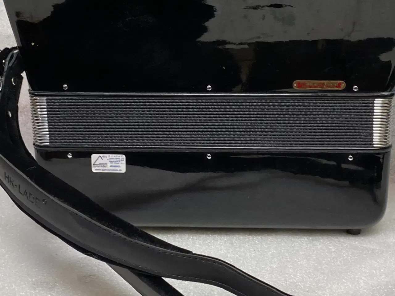 Billede 15 - Perrot harmonika sælges fra samling – nyserviceret