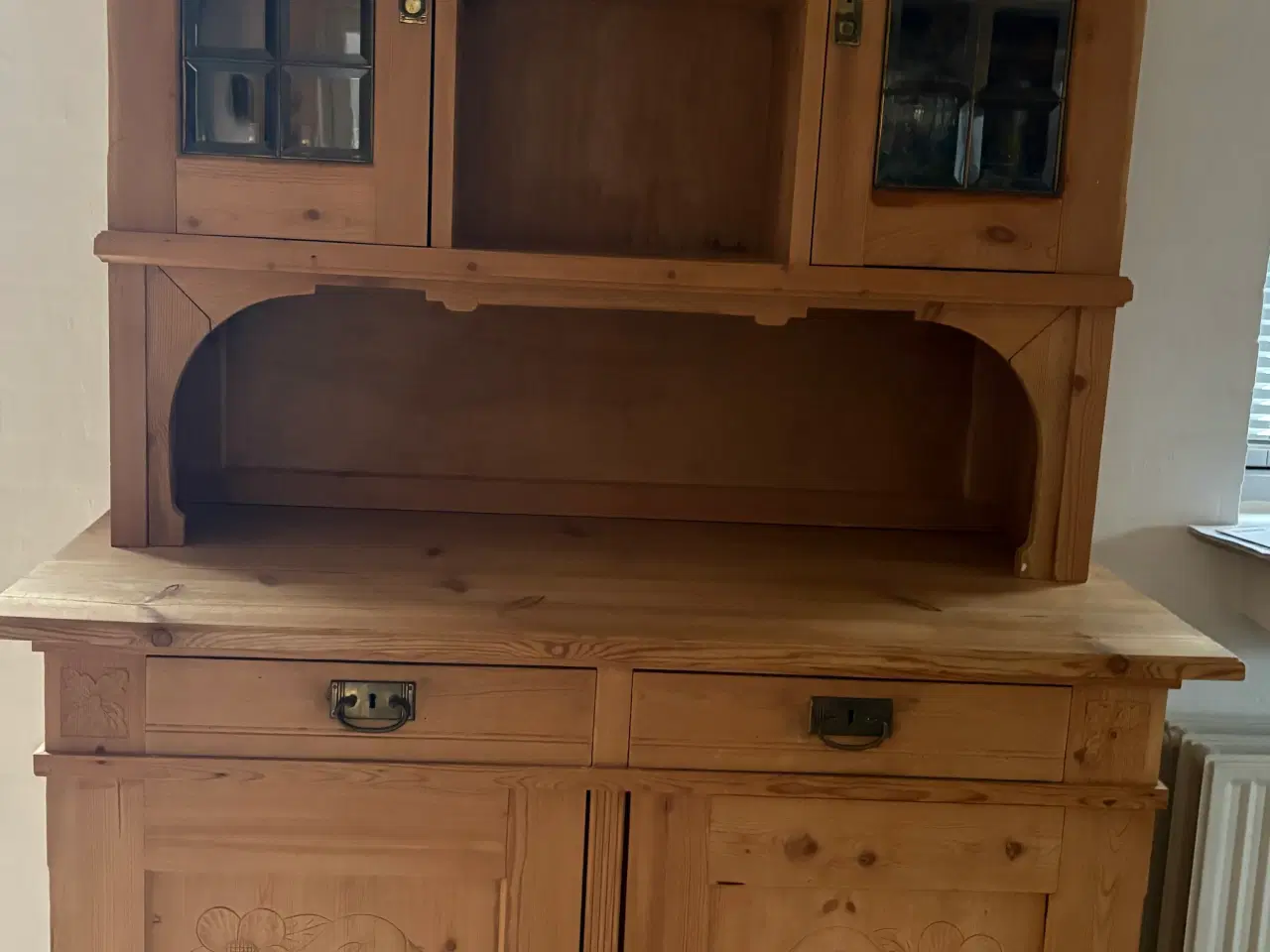 Billede 1 - Vitrineskab med skænk 