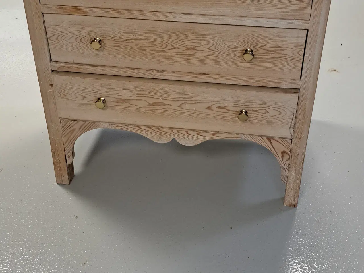 Billede 1 - Afsyret kommode 