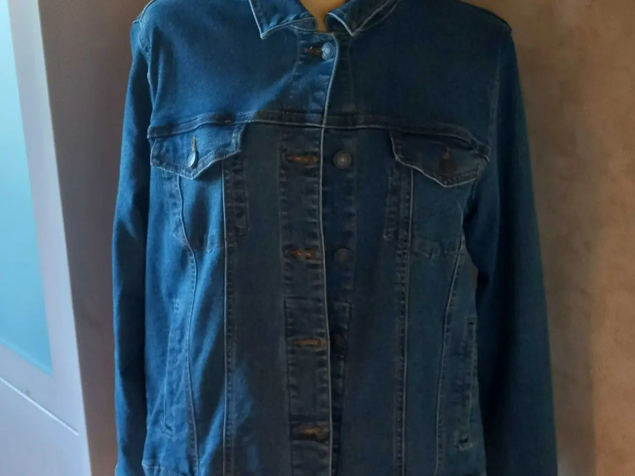 Billede 1 - Cowboy jakke str 46 fra Vero Moda 