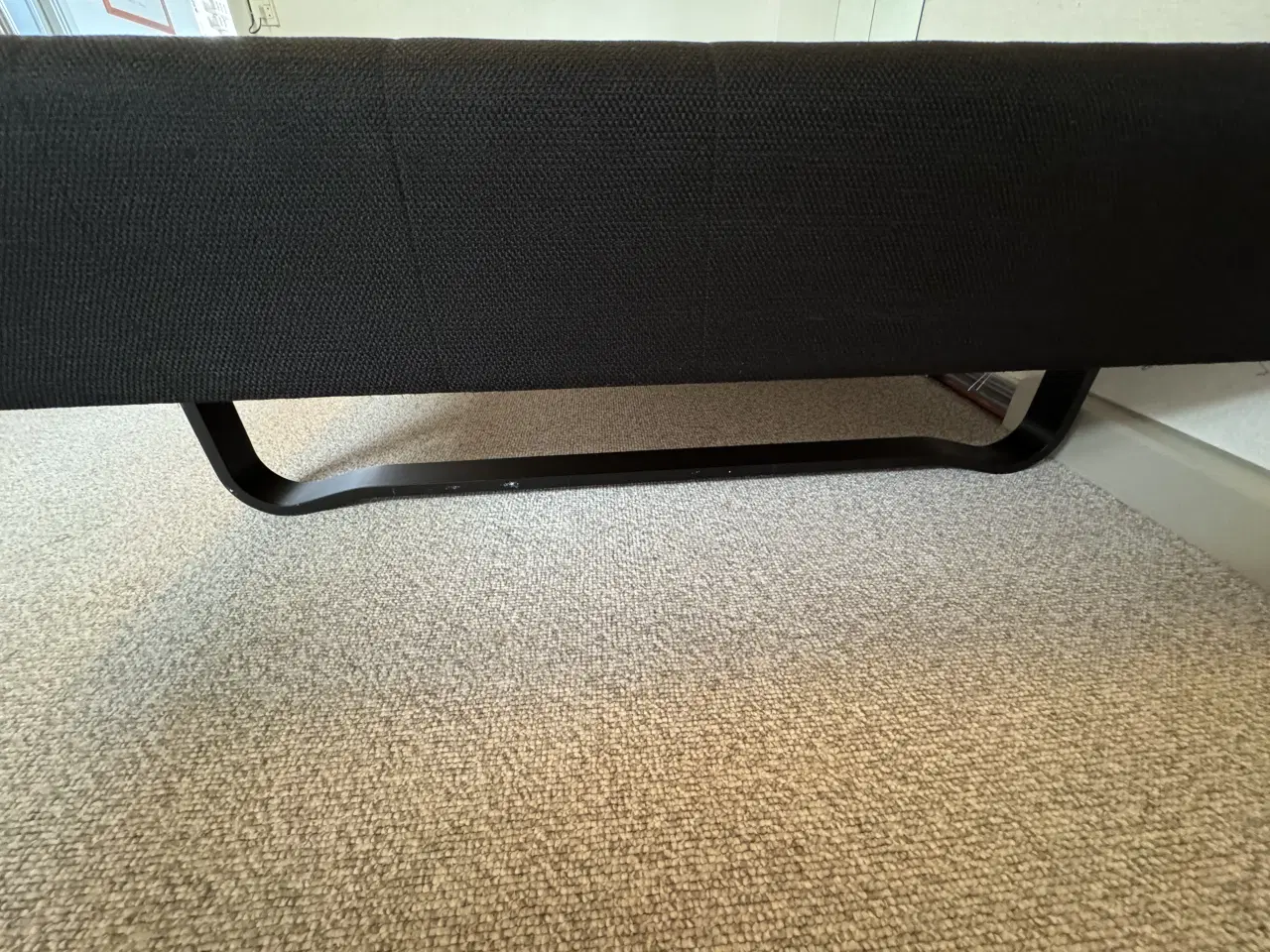 Billede 4 - DreamZone boksmadras på sorte træ-meder