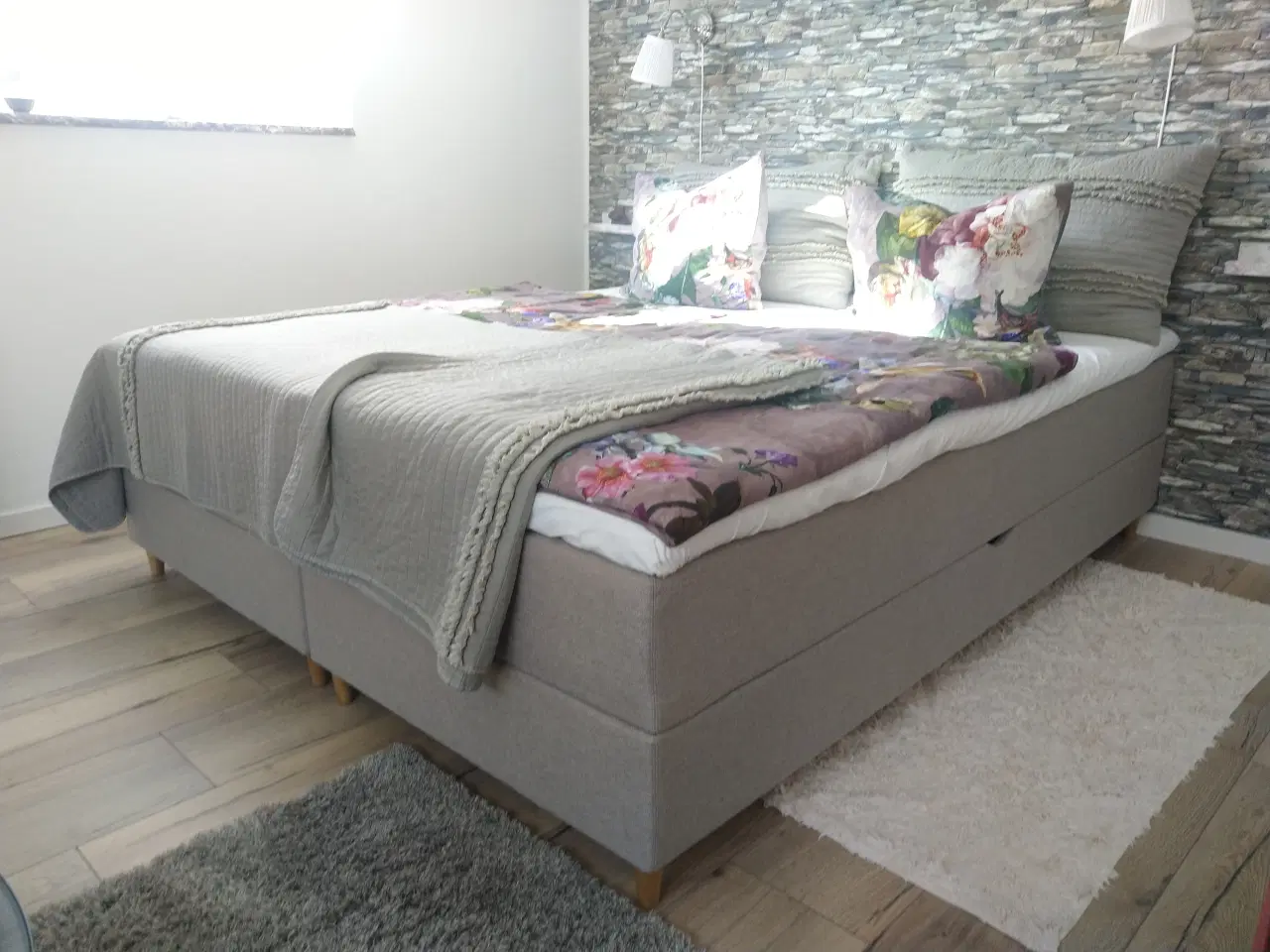 Billede 1 - 3 stk. Viva Lux SENGE m/magasin 90x210 - som nye!