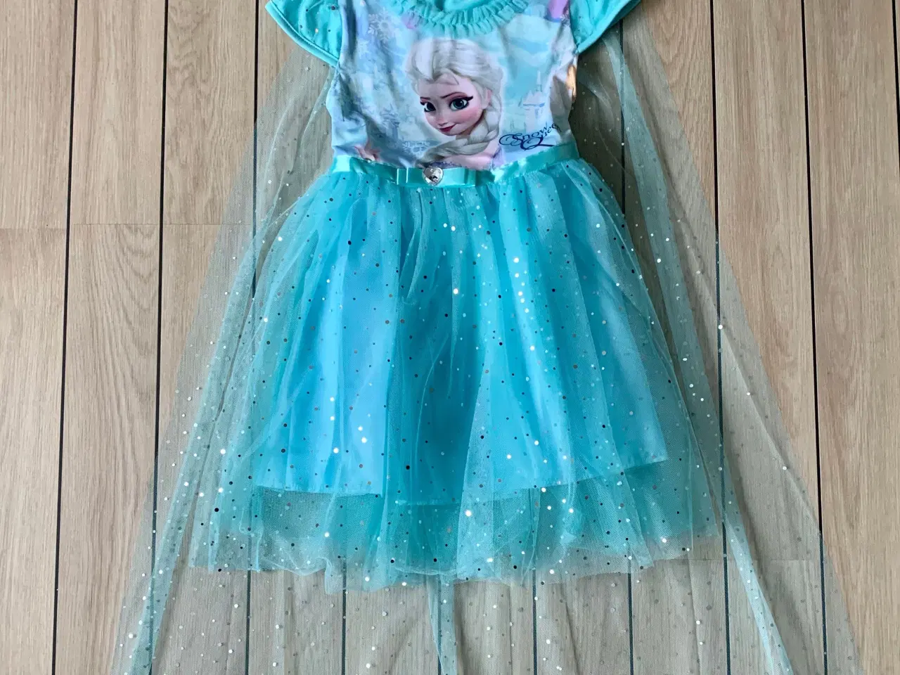 Billede 9 - Frost kjole med slæb str. 116 med Elsa fra Frost