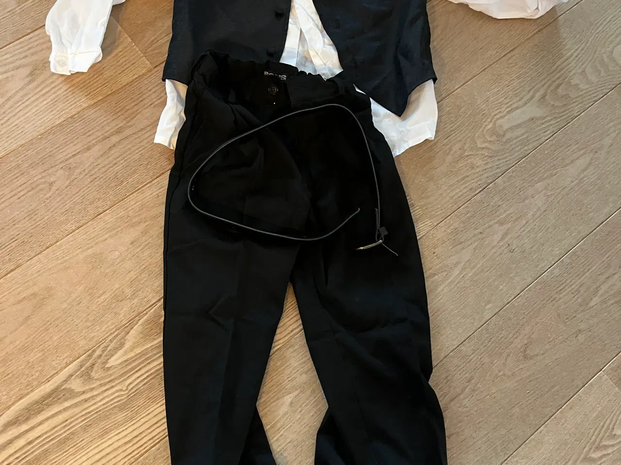 Billede 1 - 3 sæt tøj- sælges samlet eller hver for sig